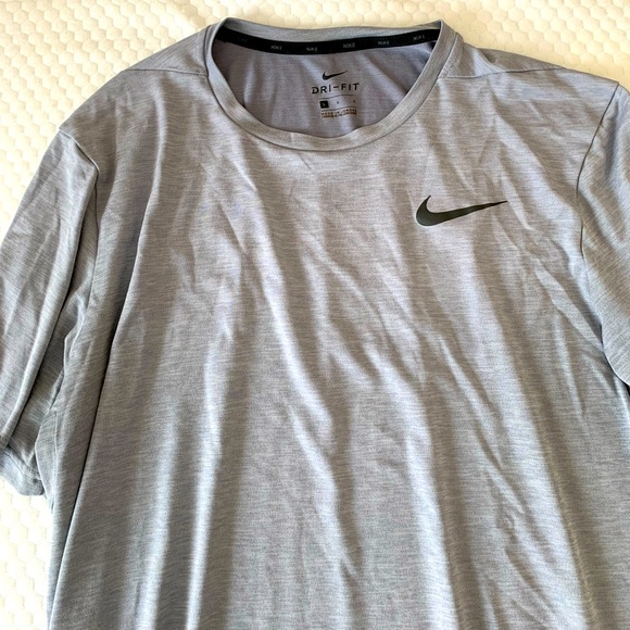Nike Training Shirt really nice quality performance training - Picture 1 of 1